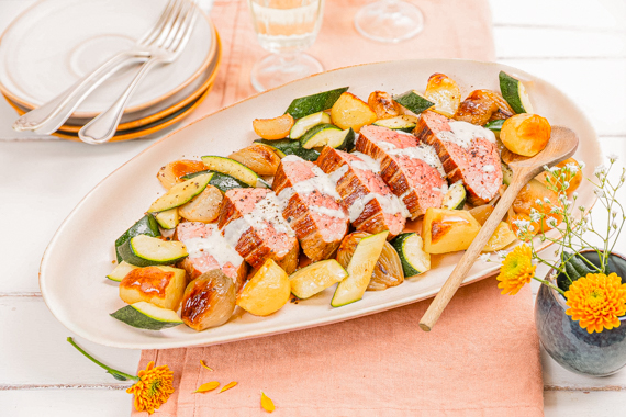Rôti de bœuf façon dimanche en famille, crème d’ail, légumes printaniers